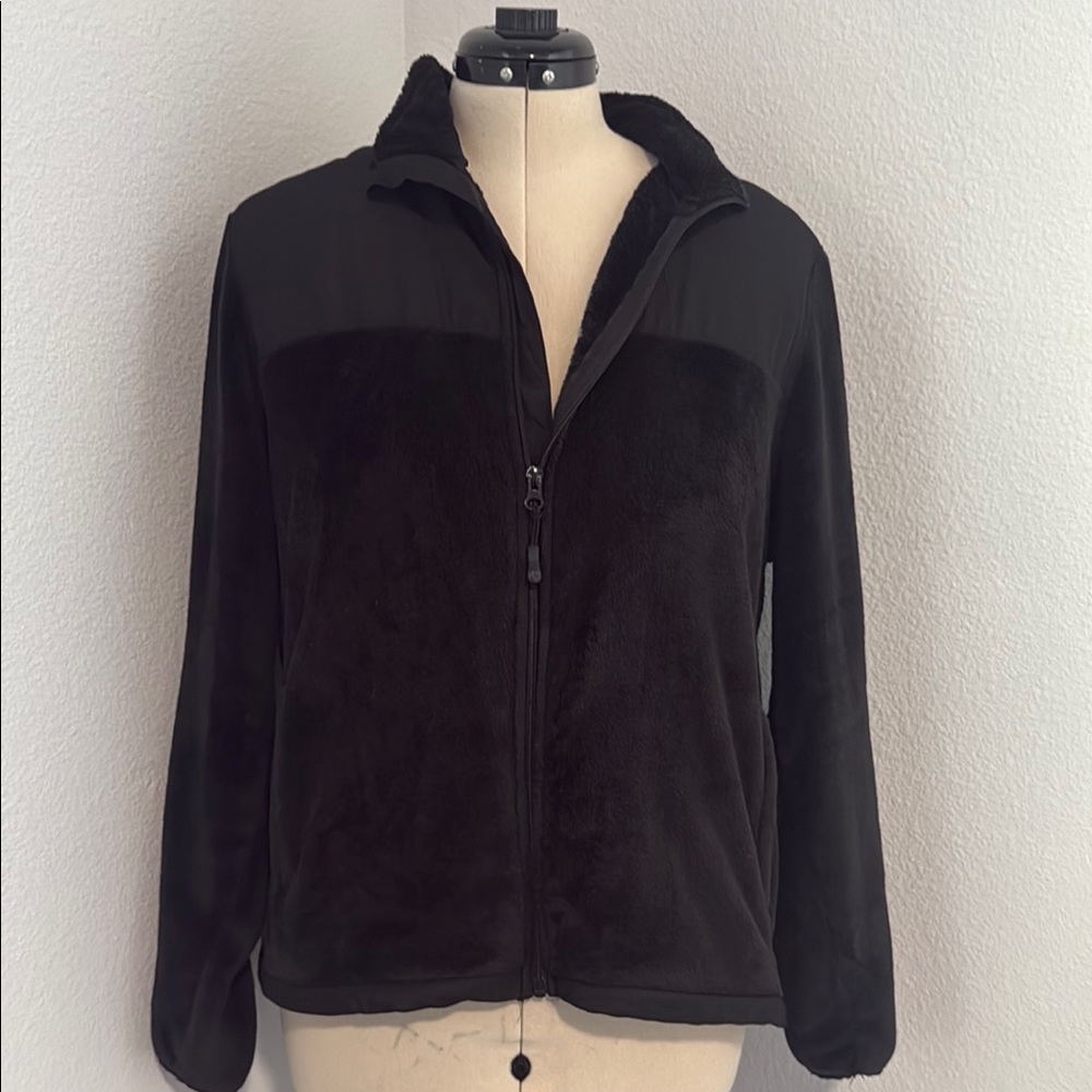 Black Teddy Jacket with High Collar and Fitted Silhouette